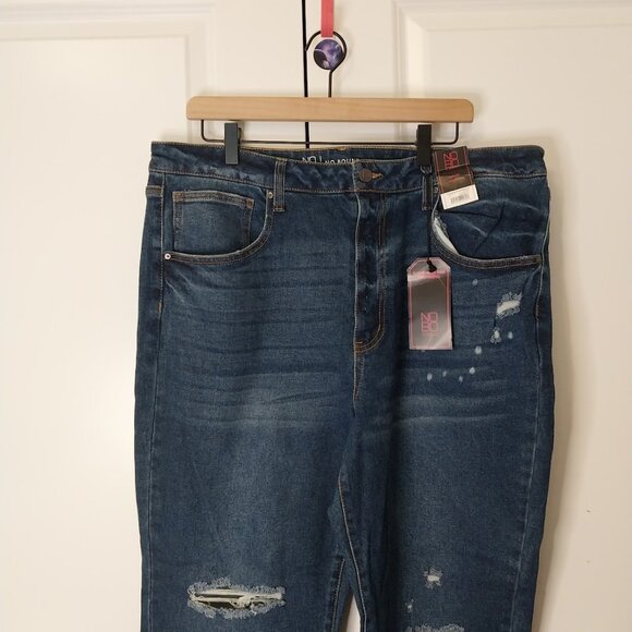 No Boundaries Super High Rise Girlfriend Juniors Jeans - Picture 3 of 7